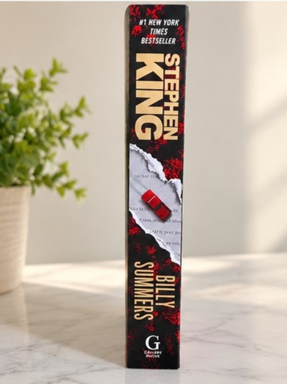 Billy Summers Paperback - Black & Red - Picture 3 of 4